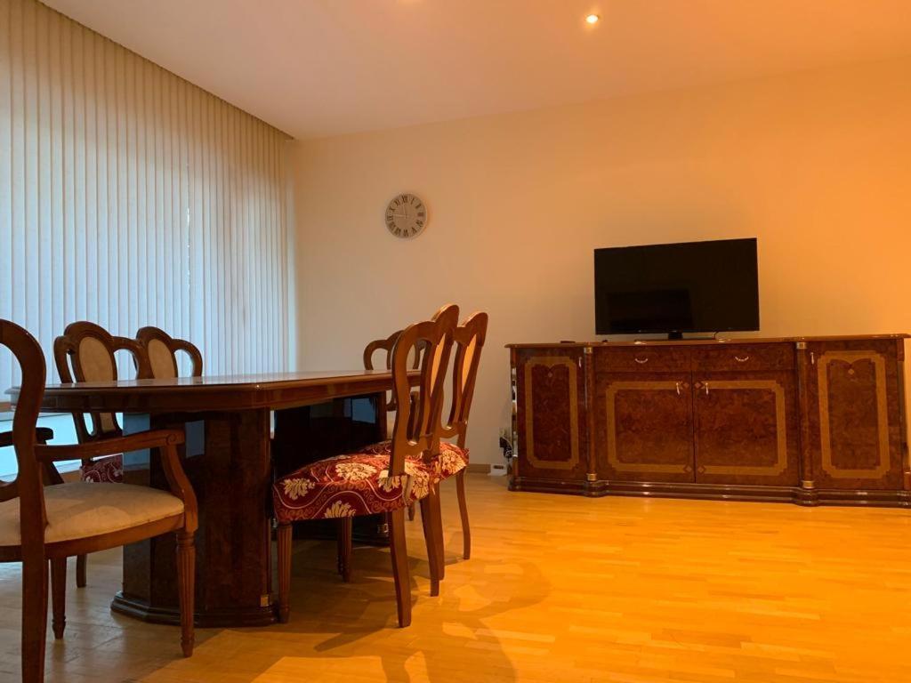 Lovely Two Bedroom Apartment With Free Parking Антверпен Экстерьер фото